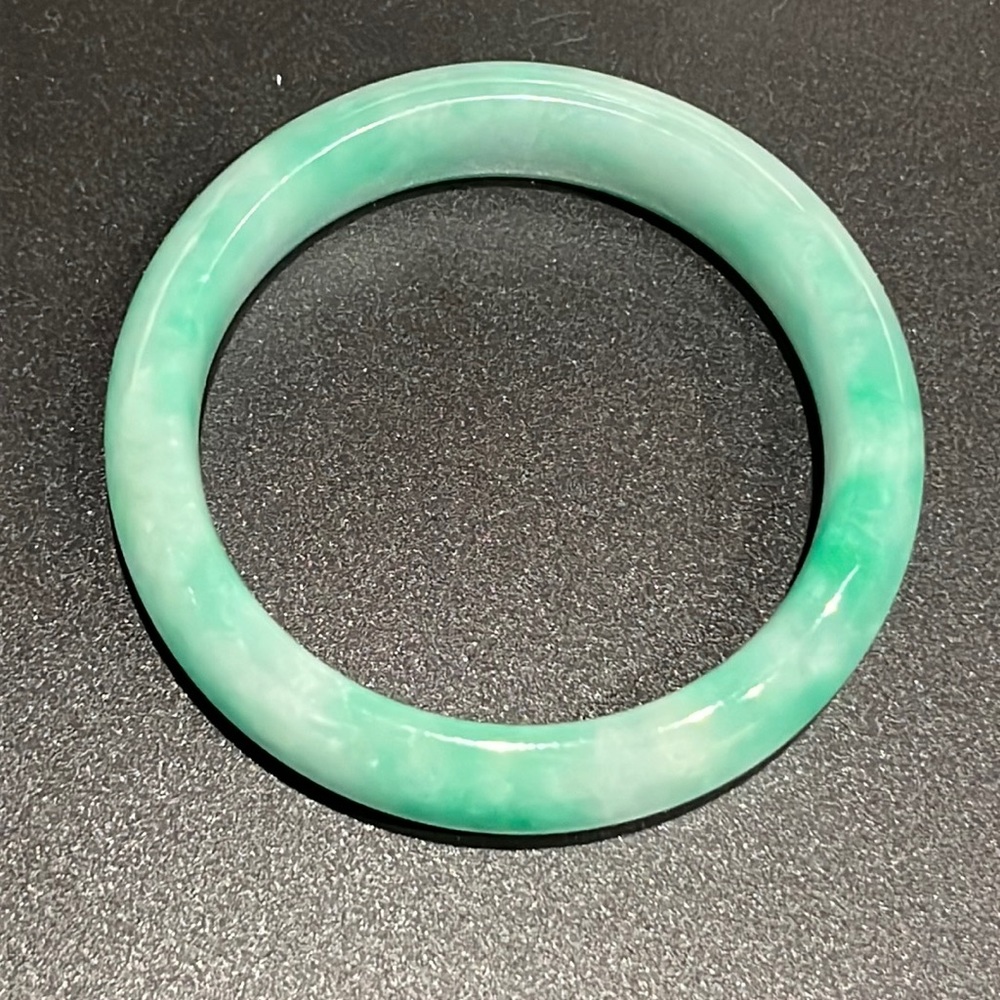 GORGEOUS Green 💚Jade💚 Bangle Bracelet